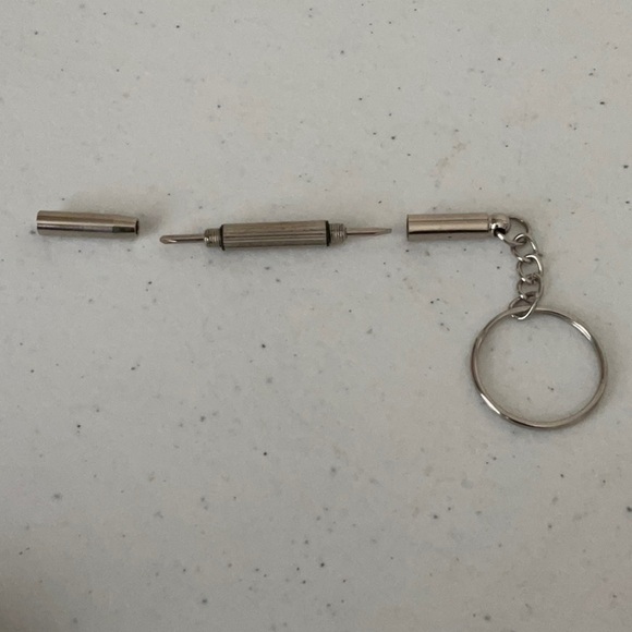 ❌$2.00 must bundle❌39Dollar Glasses Cleaning Cloth - Picture 3 of 3